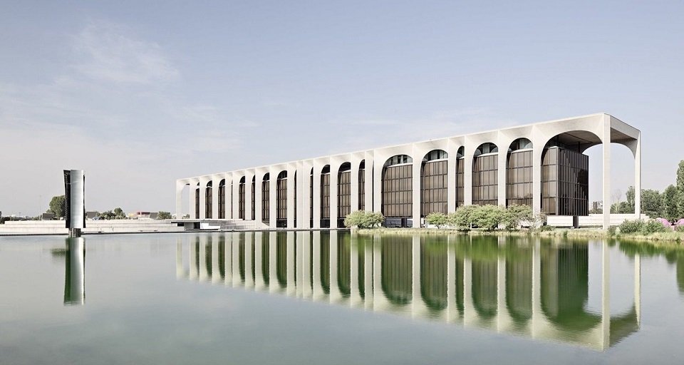 A história do Arquiteto Oscar Niemeyer sede da editoria mondadori - A História do Arquiteto Oscar Niemeyer